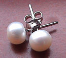 White pearl studs